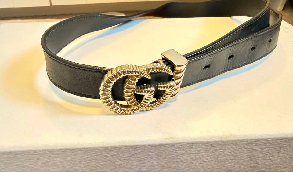 Authentic Gucci Women's Double G Torchon Leather Belt
