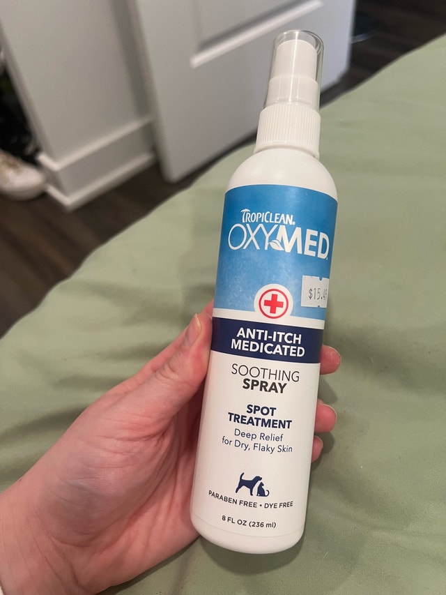 TropiClean OxyMed Anti-Itch Medicated Soothing Spray