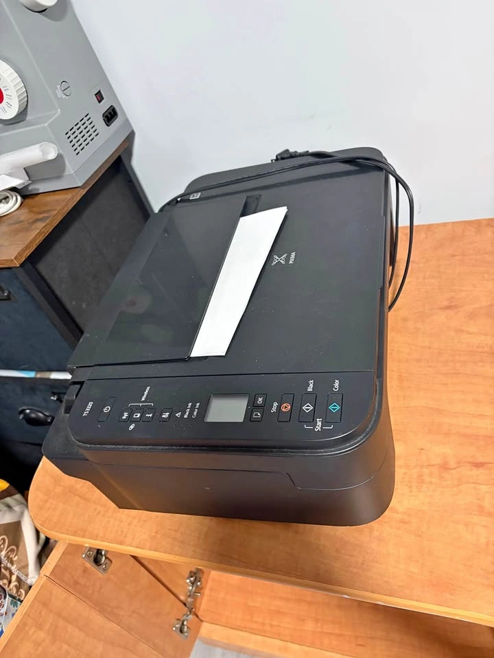 Canon Pixma TS3720 wireless printer and scanner