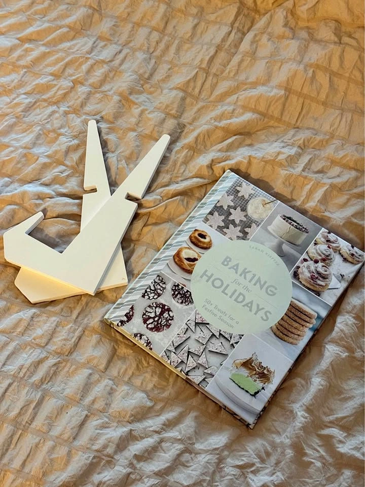 Baking for the Holidays Hardcover