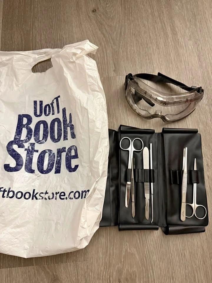 UofT Biology Dissection Kit with Safety Goggles