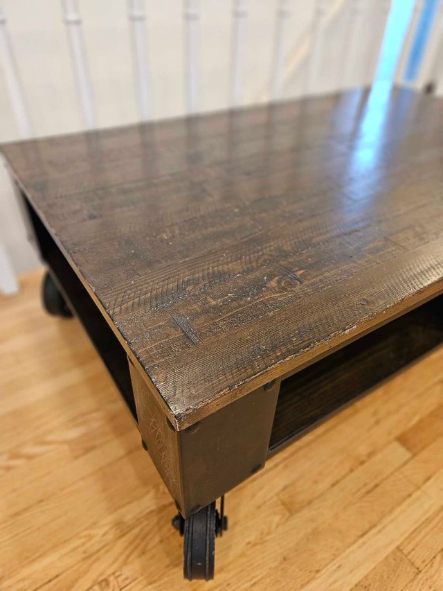 Pinebrook Coffee Table - photo 2