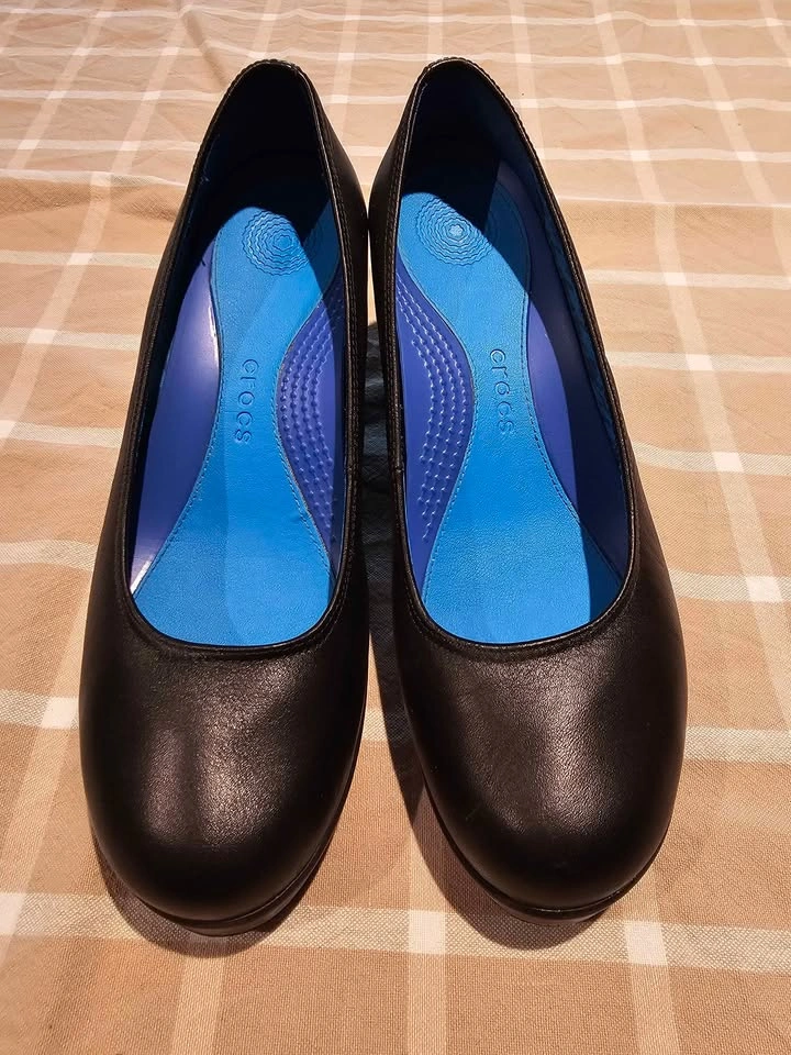 Crocs Women's Black Wedge Pumps Size 9 - photo 2