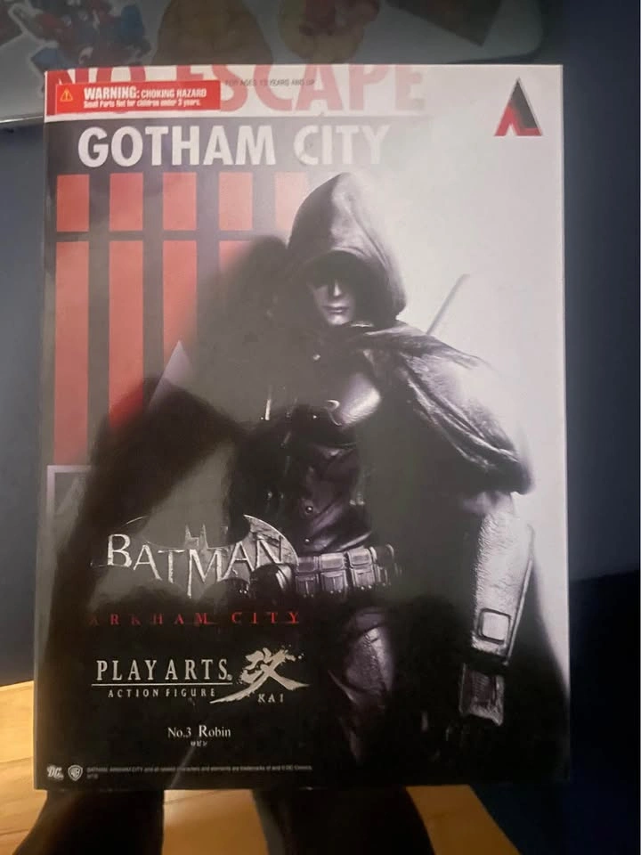 Play Arts KAI Batman: Arkham City – Robin Figure - photo 3