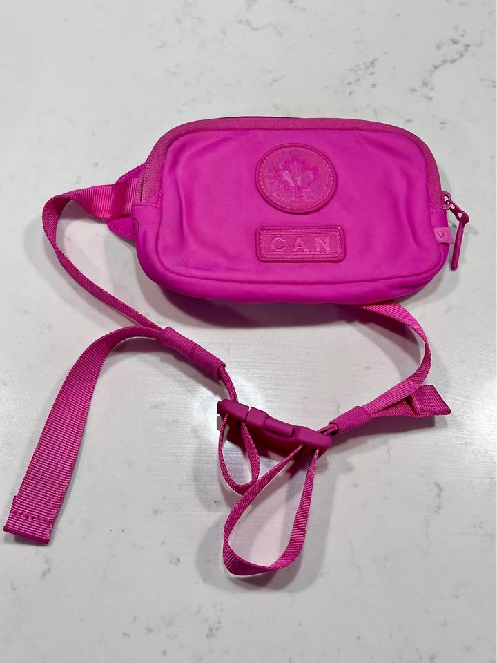 Lululemon Mini Belt Bag (Sonic Pink)