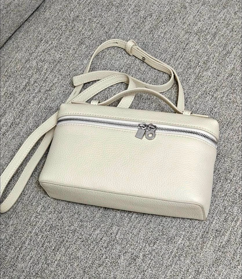 LP Extra Pocket Leather Vanity Bag white
