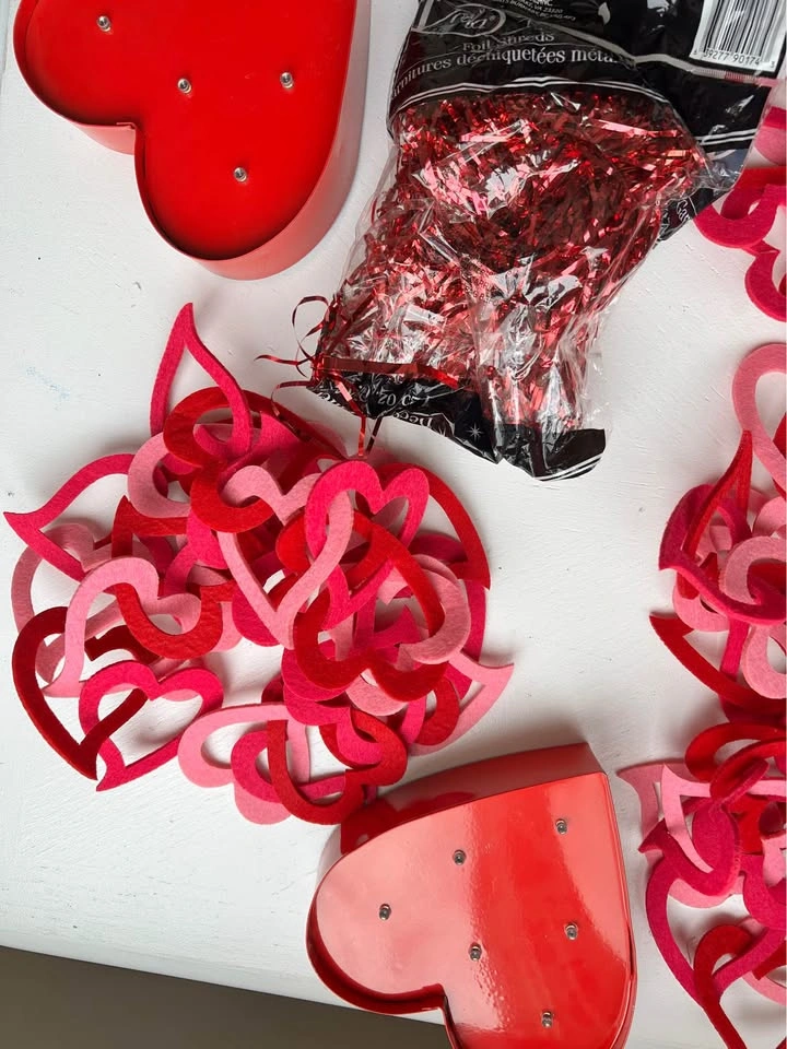 Valentine's Day Decoration Bundle - photo 2