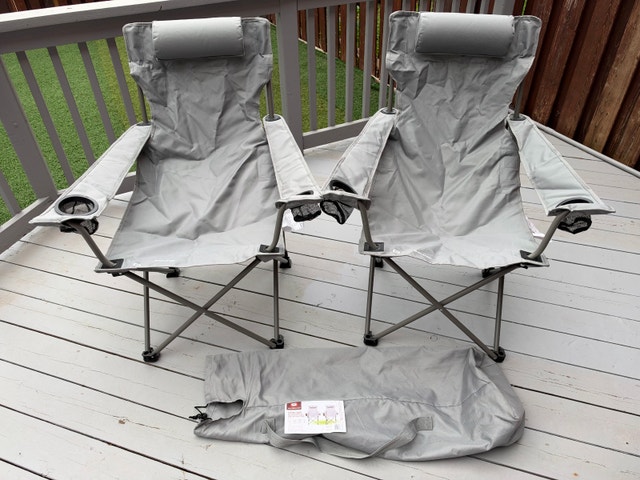 Duel folding chair with headrests