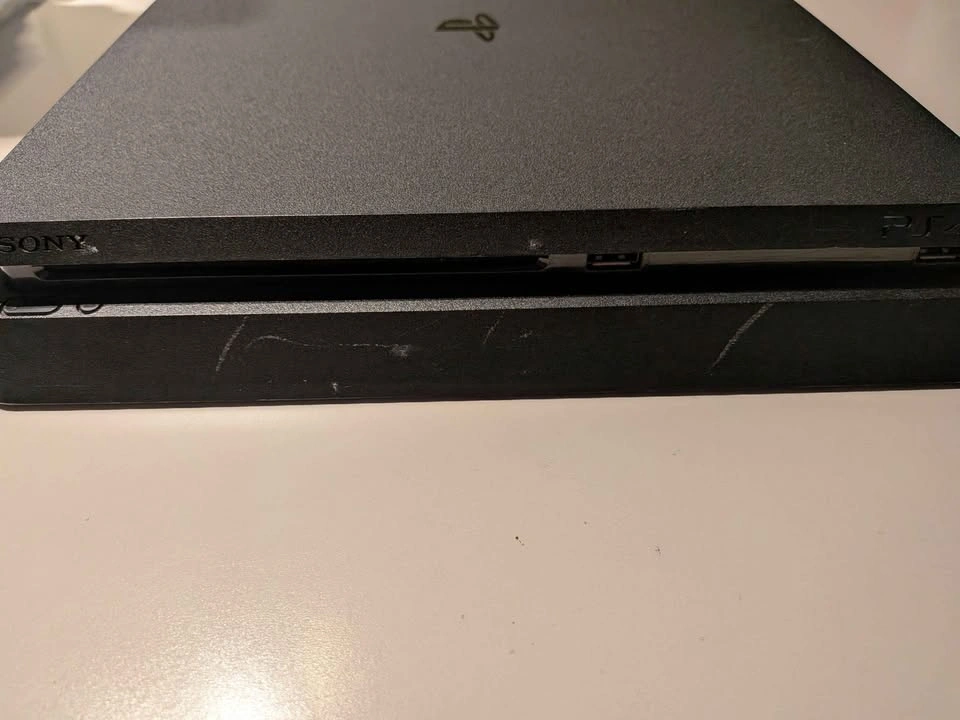 PlayStation 4 Slim 1TB (PS4 Slim) with game - photo 2