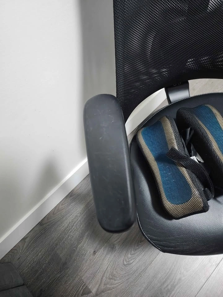 IKEA Office Chair - black leather - photo 4