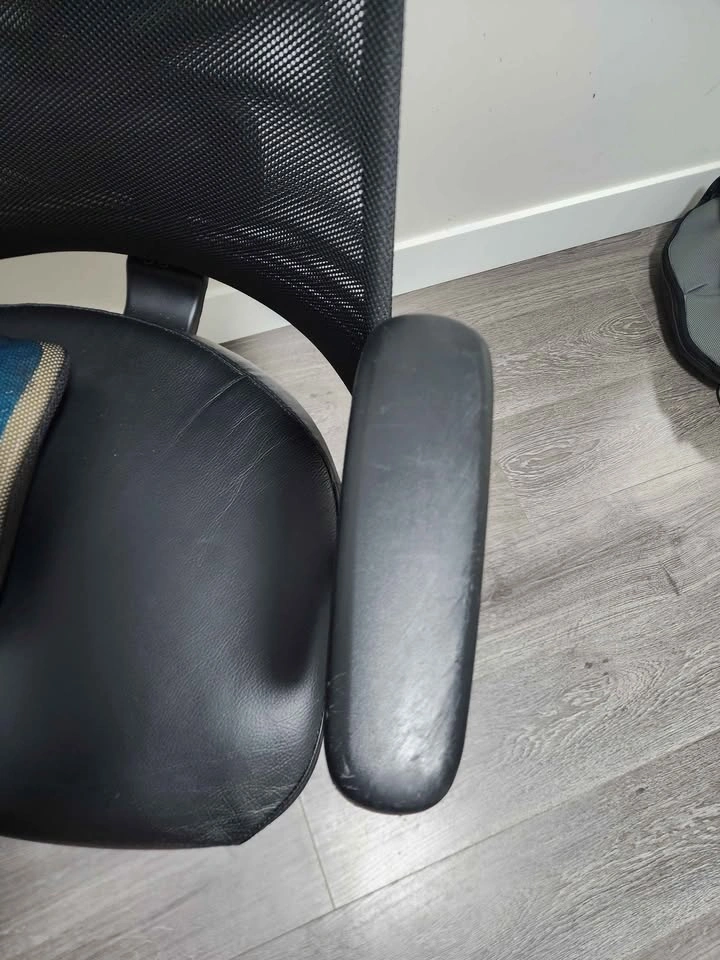 IKEA Office Chair - black leather - photo 5