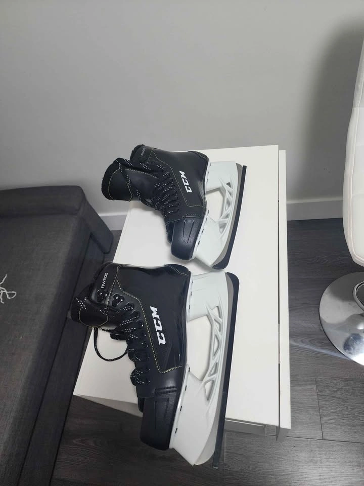 CCM RW300 Ice Skates - Size 9 (US 10.5) - photo 4