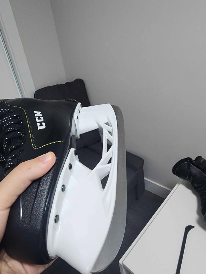 CCM RW300 Ice Skates - Size 9 (US 10.5) - photo 5
