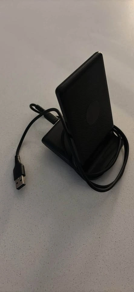 INIU Wireless Charging Stand - photo 2