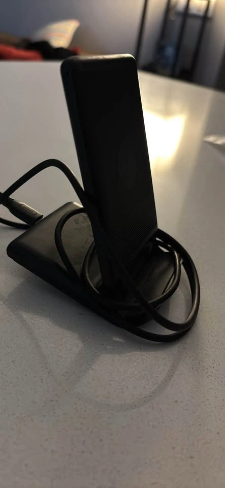 INIU Wireless Charging Stand - photo 3