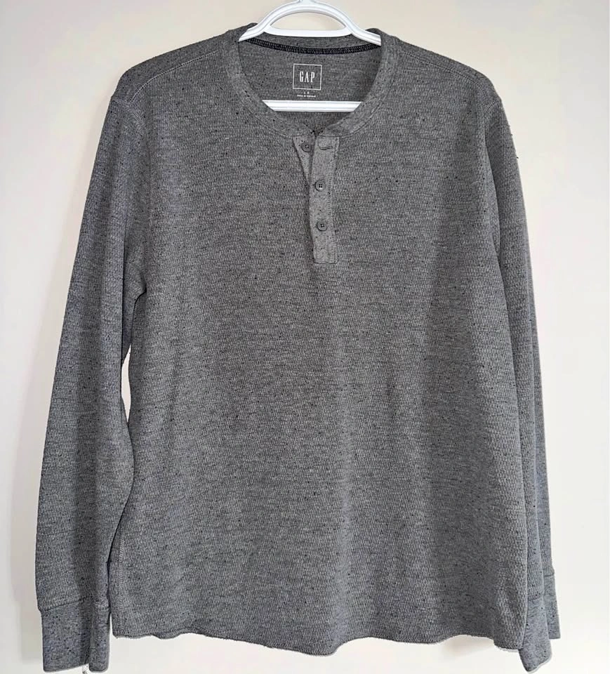 GAP Men's Grey Long Sleeve Henley Shirt - Size Large