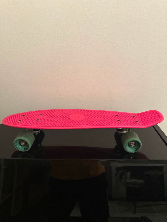 22.5x6” Grand Gopher plastic skateboard