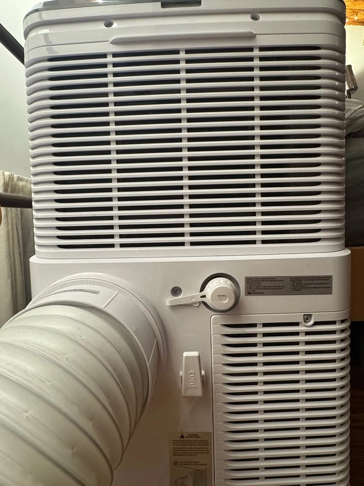 Moving Sale - Frigidaire 6,500 BTU Portable AC - photo 5