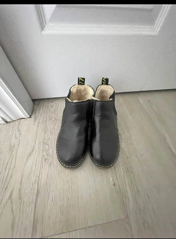 Kids Black Fur Boots Size 33
