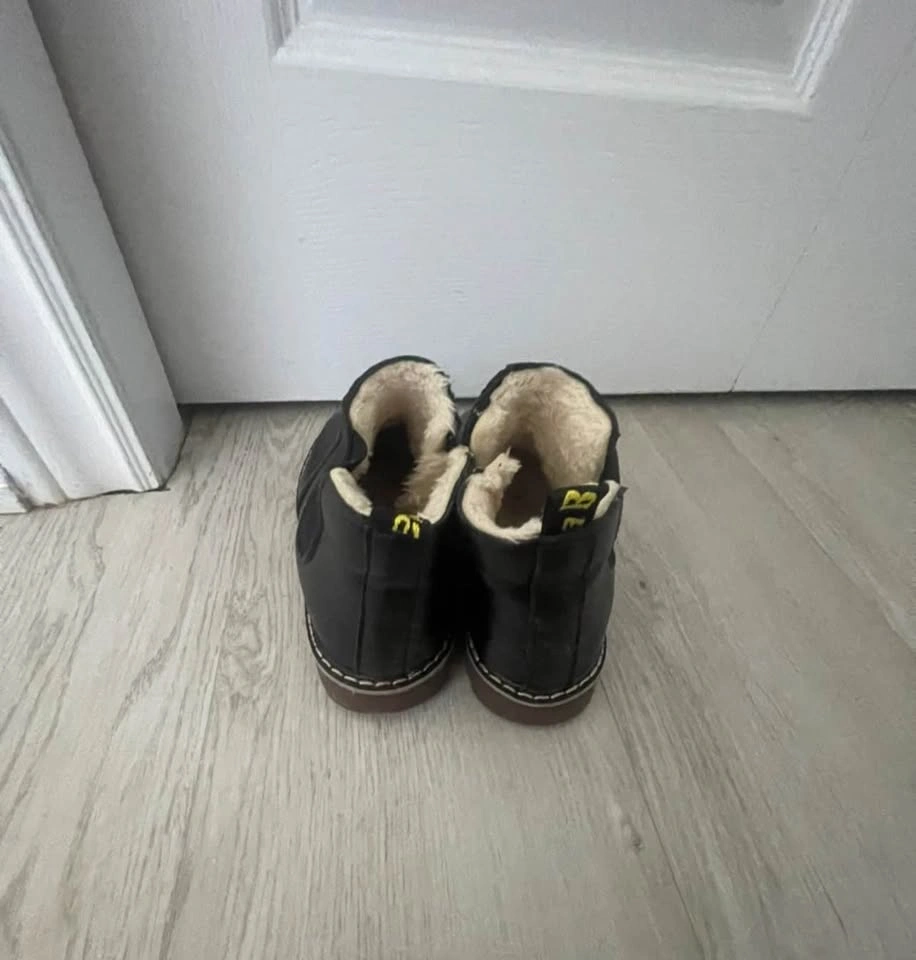Kids Black Fur Boots Size 33 - photo 3