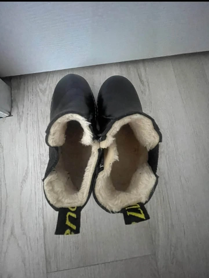 Kids Black Fur Boots Size 33 - photo 4