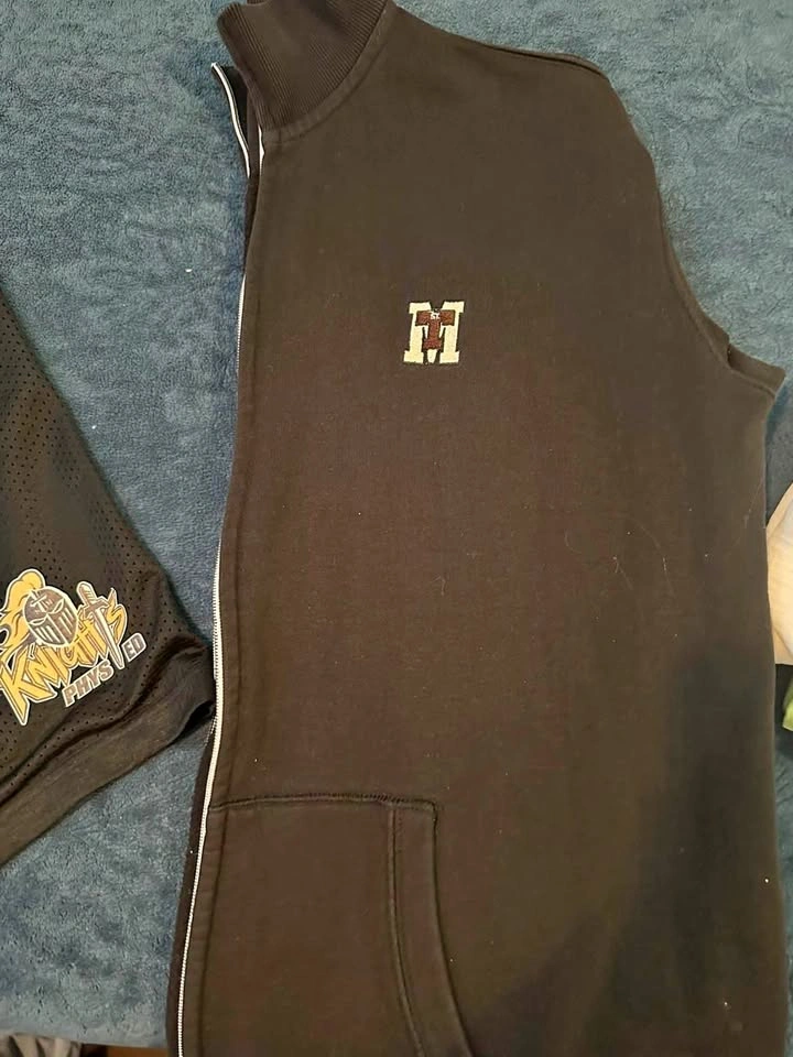 STM GYM SHORTS AND SWEATER