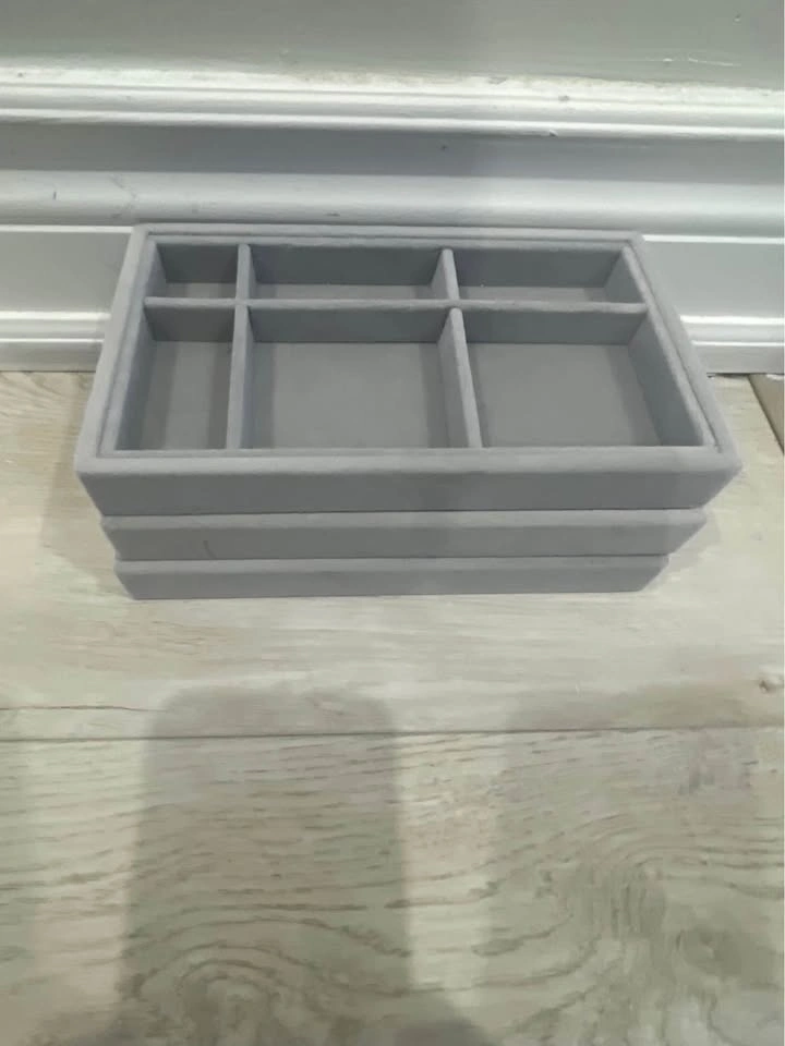 Grey Velvet Jewelry Organizer Tray - photo 2