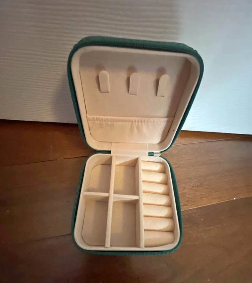 Green jewelry travel box