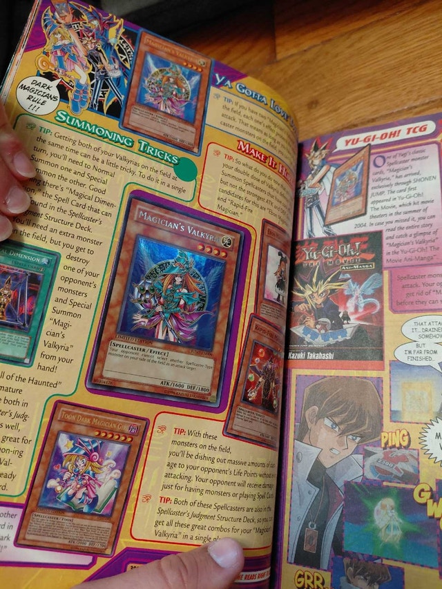 Shonen Jump Magazine Nov 2011 - WITH CARD - photo 2