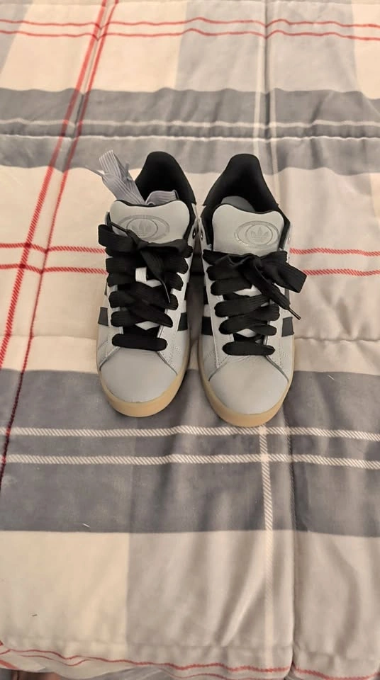 Adidas Sneakers