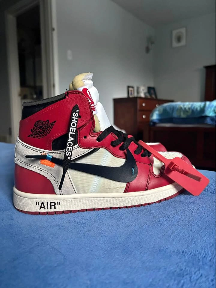 Off White Chicago Jordan 1 Size 9.5