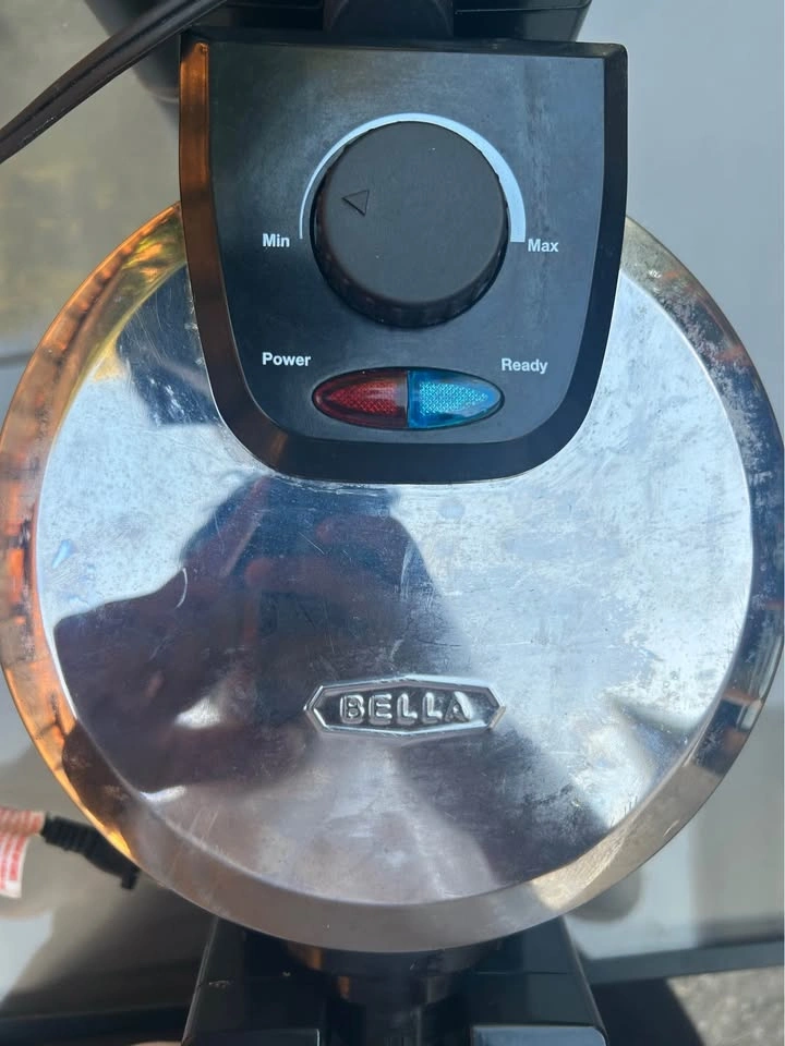 BELLA Rotating Waffle Maker - photo 2