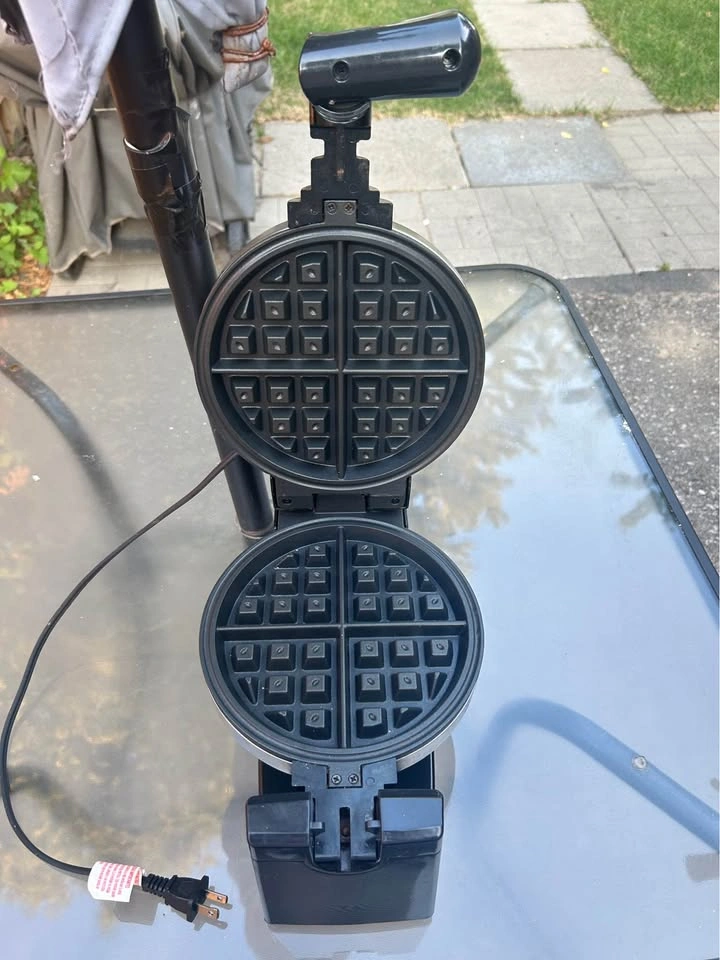 BELLA Rotating Waffle Maker - photo 4