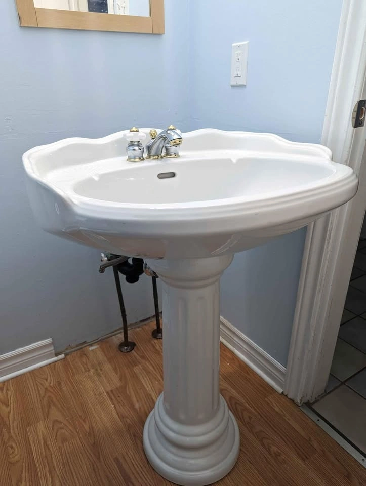 Bathroom vanity - photo 2
