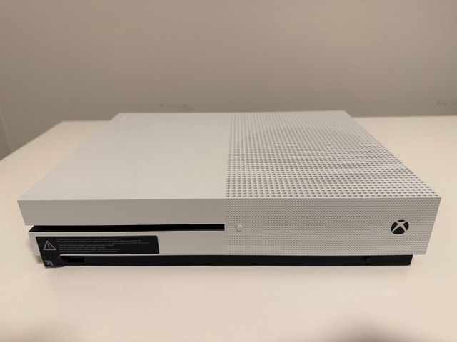 Xbox One S 1TB