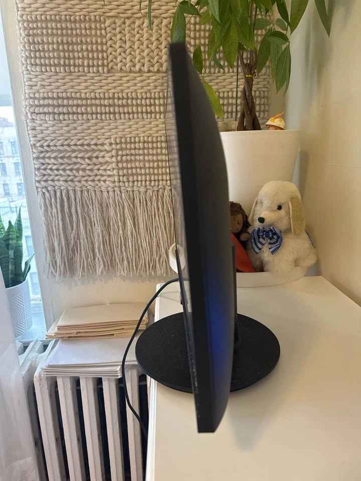🖥️ Philips Computer Monitor – Practically New - photo 2