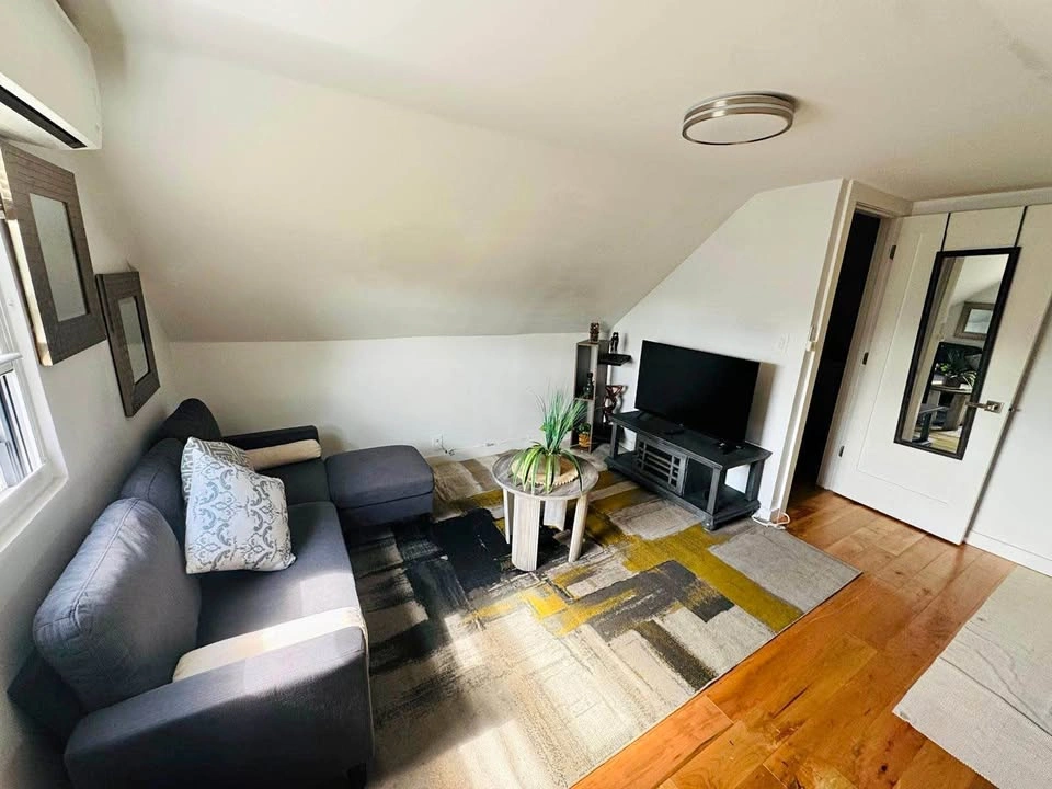 2 Beds 1 Bath - Apartment