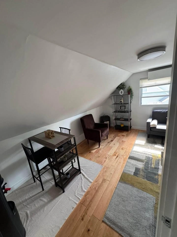 2 Beds 1 Bath - Apartment - photo 4