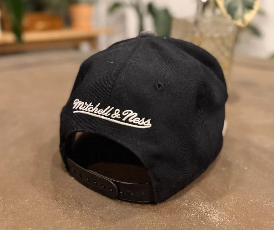 Mitchell & Ness Indiana Pacers Snapback Hat - photo 3