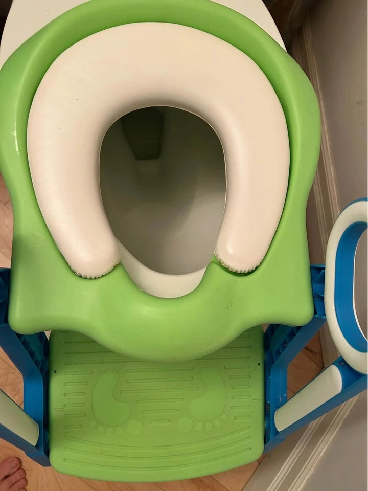 Toddler Potty Training Seat with Step Stool Ladder - photo 3