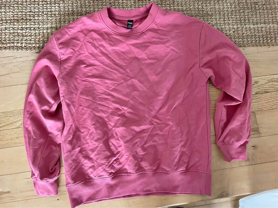 Women’s medium R&B Pink Crewneck Sweatshirt
