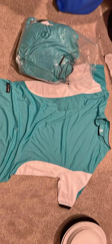10 blank jerseys, adult size XL, NEW