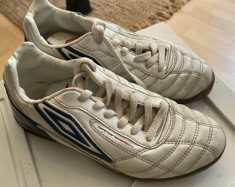 Men’s 7 Umbro indoor cleats - photo 3