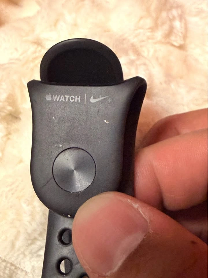 Apple Watch Series 4 Nike+ Edition 44mm - photo 3