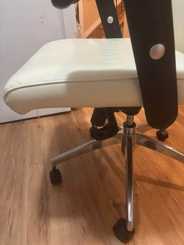 White Faux Leather Office Chair - photo 3