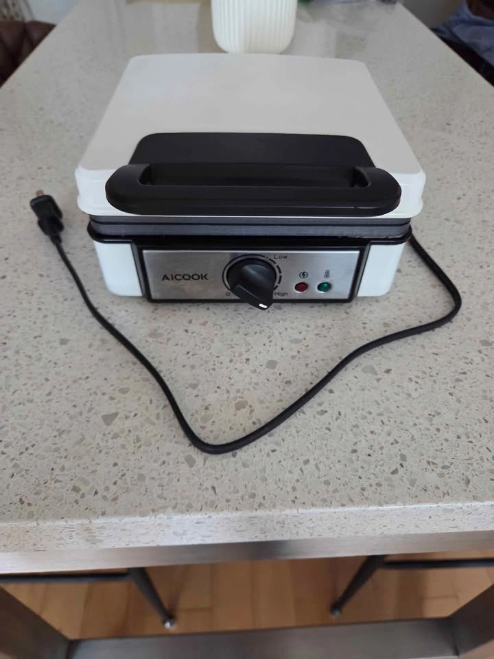 Belgian Waffle Maker - photo 4