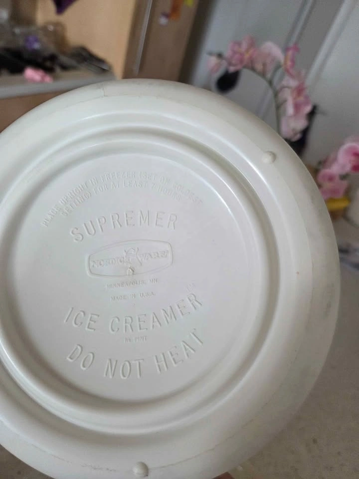 NORDIC WARE Supremer Ice Creamer Manual Ice Cream Maker - photo 5