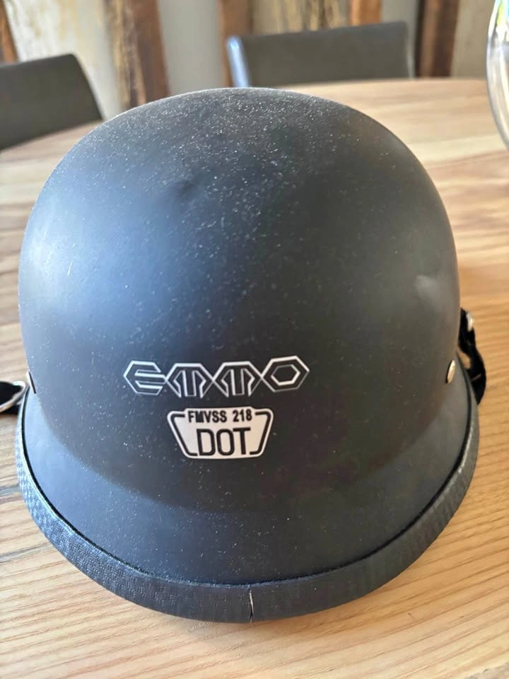 Motorcycle helmet