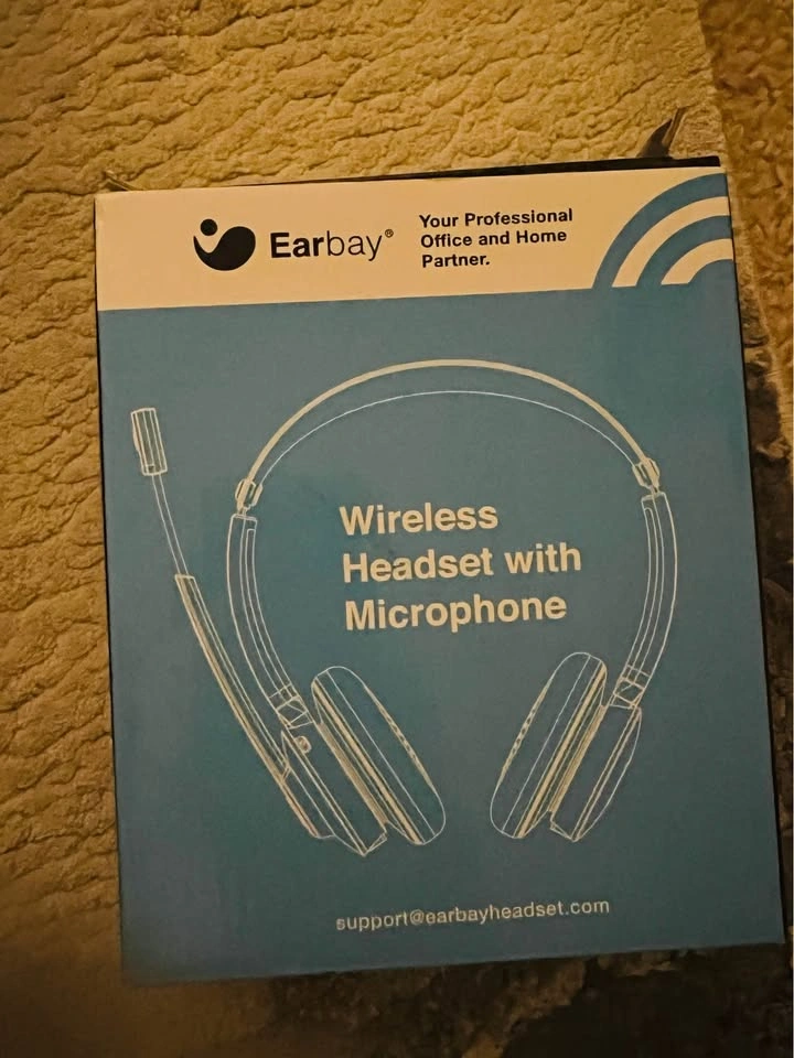Wireless headphones with Microphone - photo 2