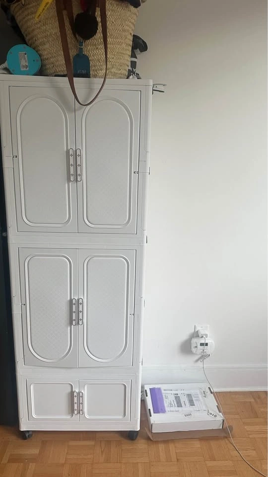 Plastic cabinet for small spaces - photo 4